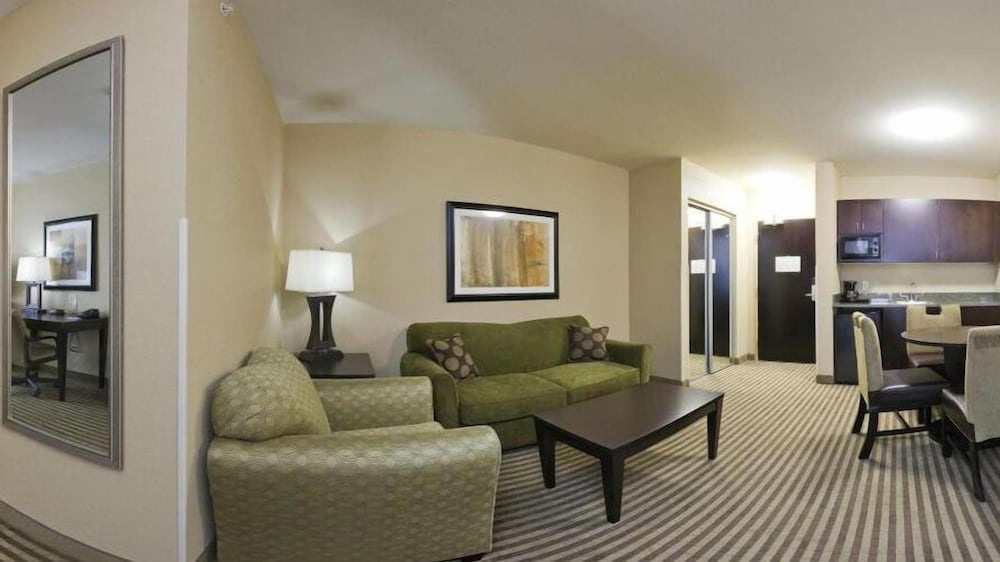 Holiday Inn Express Hotel & Suites Richwood Cincinnati South by IHG - photo 18