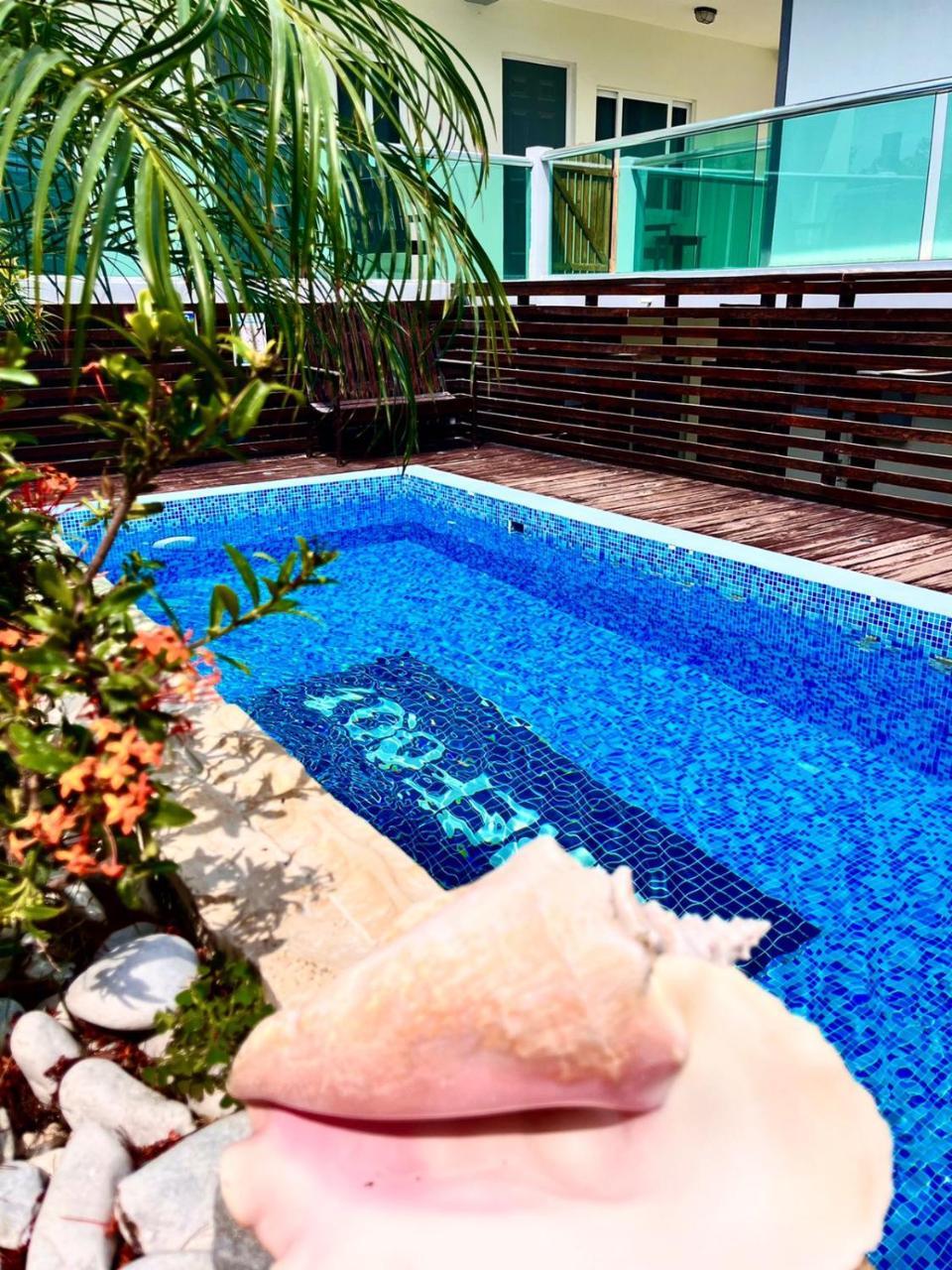 Barefoot Caribe Hotel in Unknown City, Belize