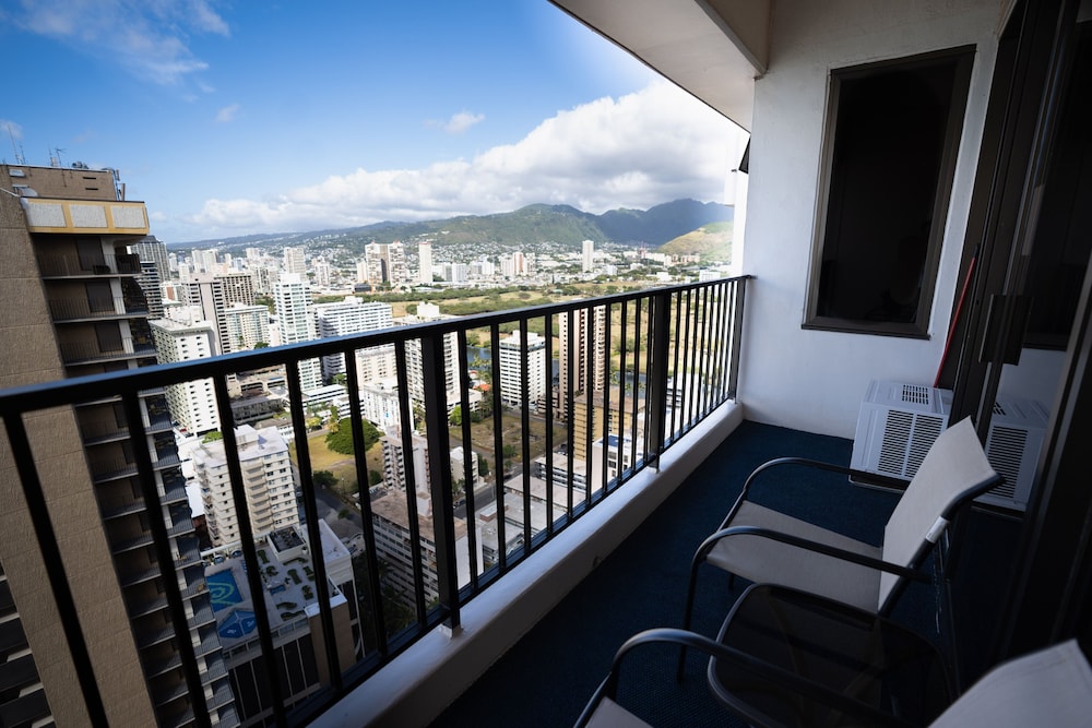 Waikiki Banyan Condo Located One Block From Waikiki Beach by Koko Resort Vacation Rentals - photo 152
