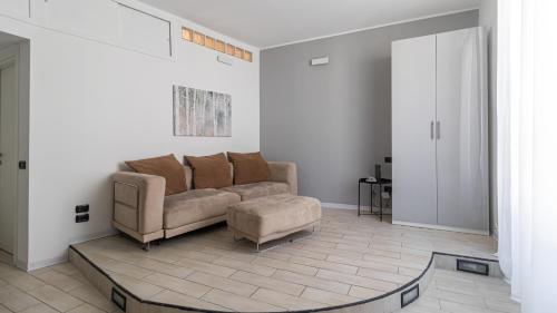 Italianway Easy Porta Ticinese 83 — 4-Star Luxury Hotel in Milan, Italy