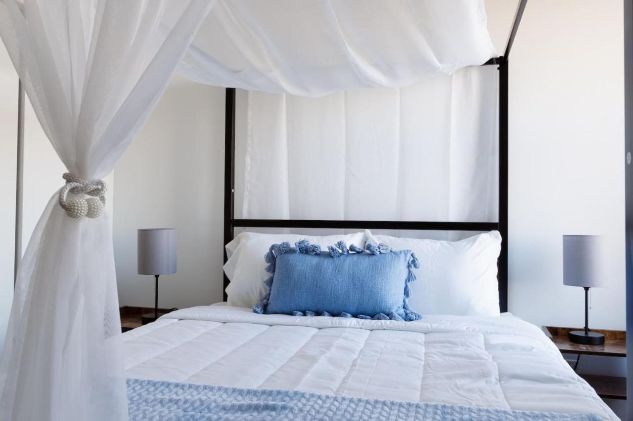 Elegant Stylish Loft Oasis Uptown Rooftop WFH Gym — 4-Star Luxury Hotel in Chicago, United States