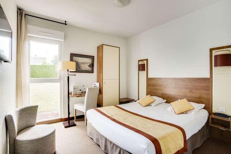 Brit Hotel La Cote Des Havres pet-friendly hotel Lessay
