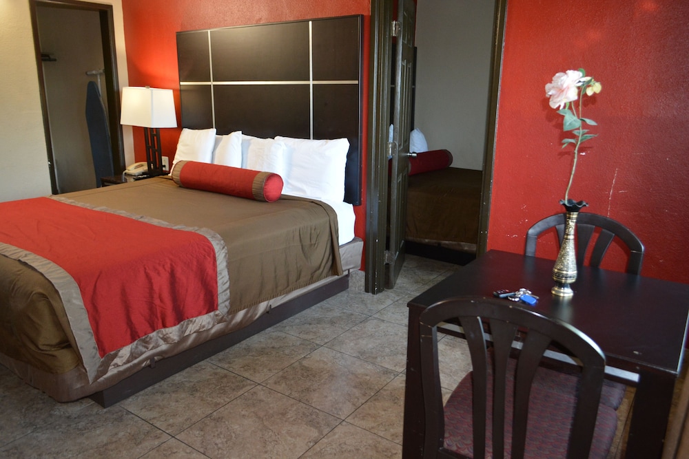 Harbor Inn & Suites - photo 3