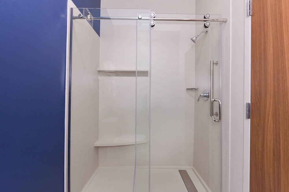 Fairfield Inn & Suites by Marriott Arlington Six Flags - photo 25