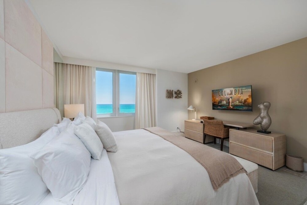 5 Star Hotel 1 1 Direct Ocean Unit 944 1 Bedroom Condo - photo 3