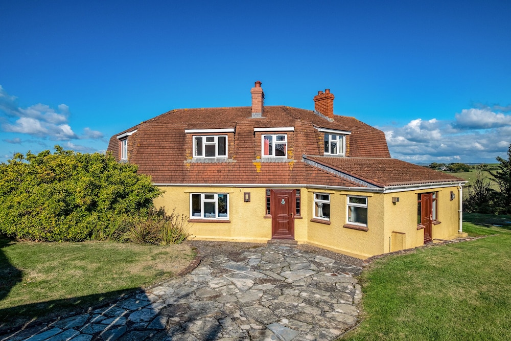 Trevan House Lundy — 4-Star Luxury Hotel in Polzeath, United Kingdom