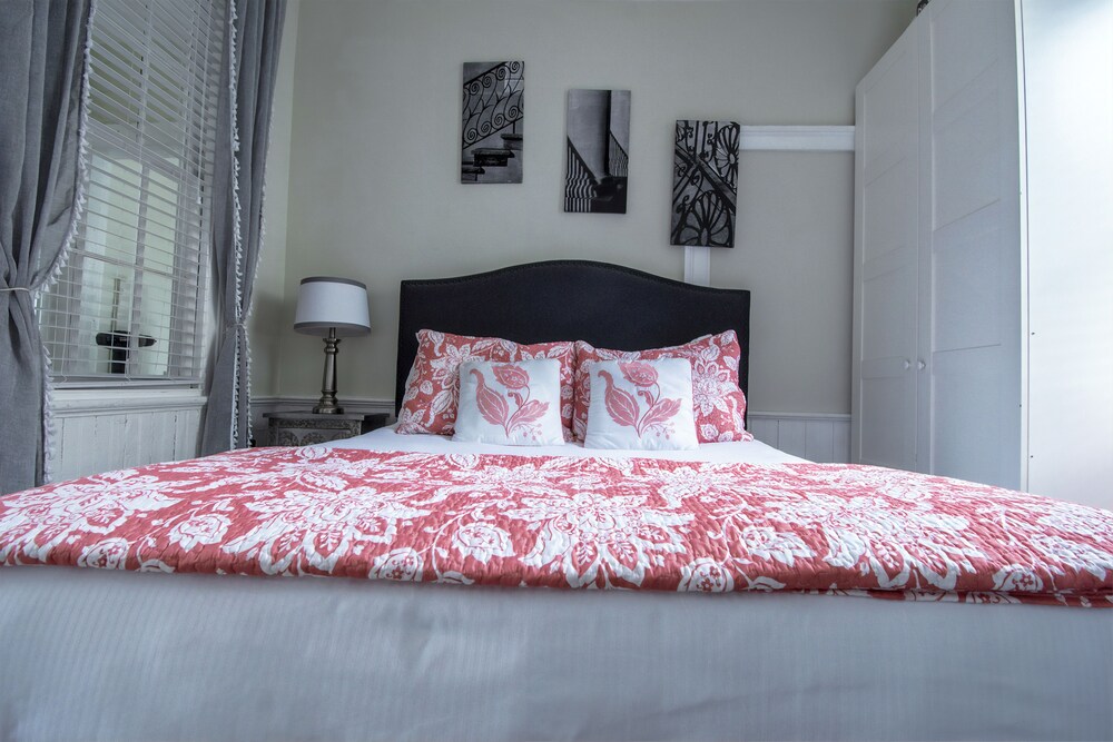 Suites on Coming - photo 9
