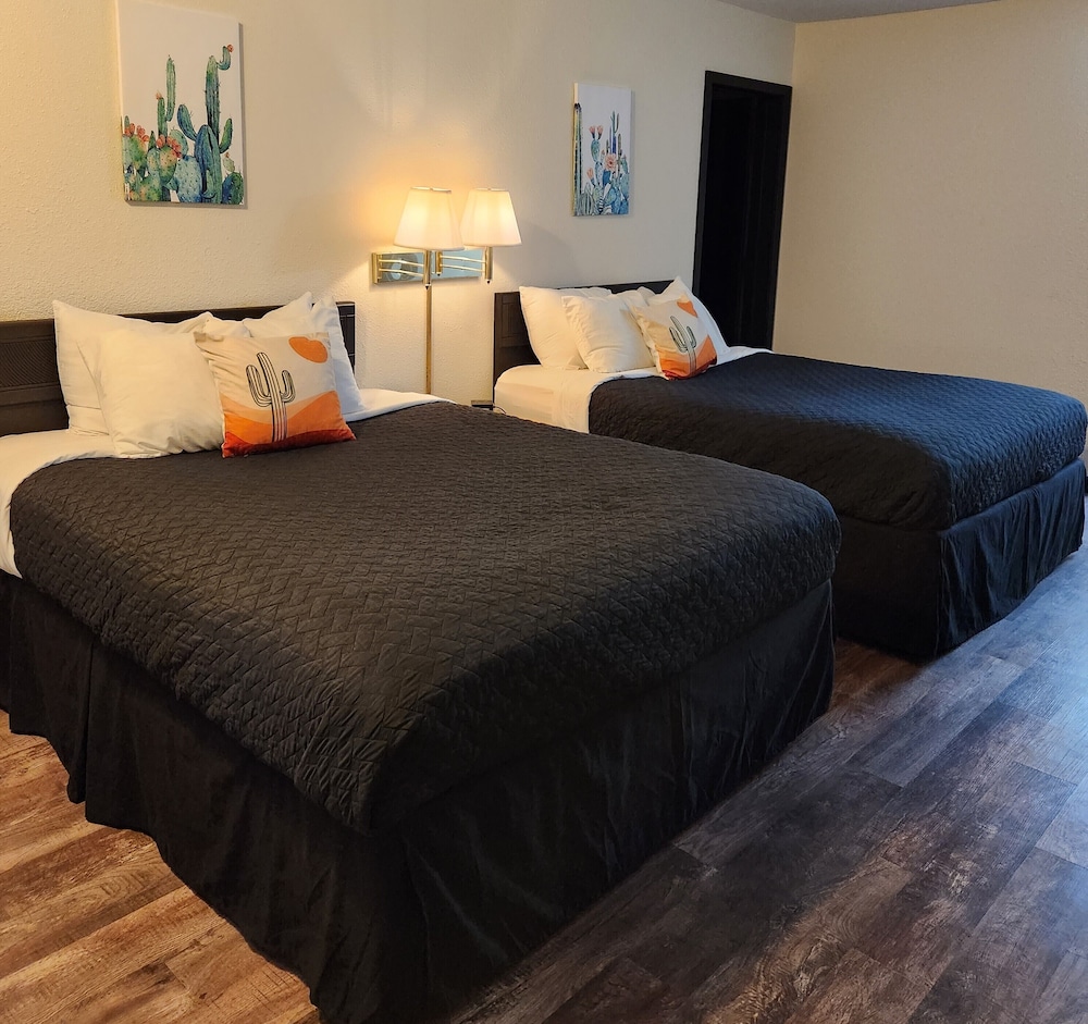 Cactus Inn & Suites - photo 11