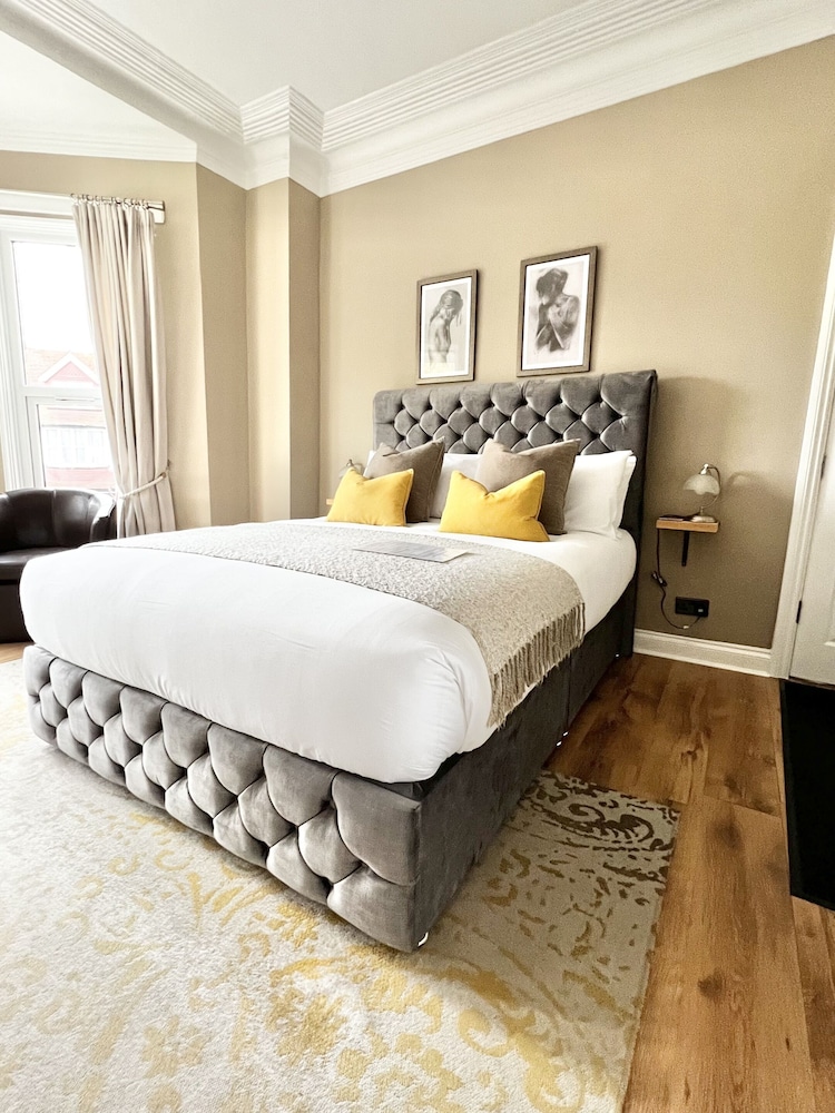 Devon House Guest House — 4-Star Luxury Hotel in Paignton, United Kingdom
