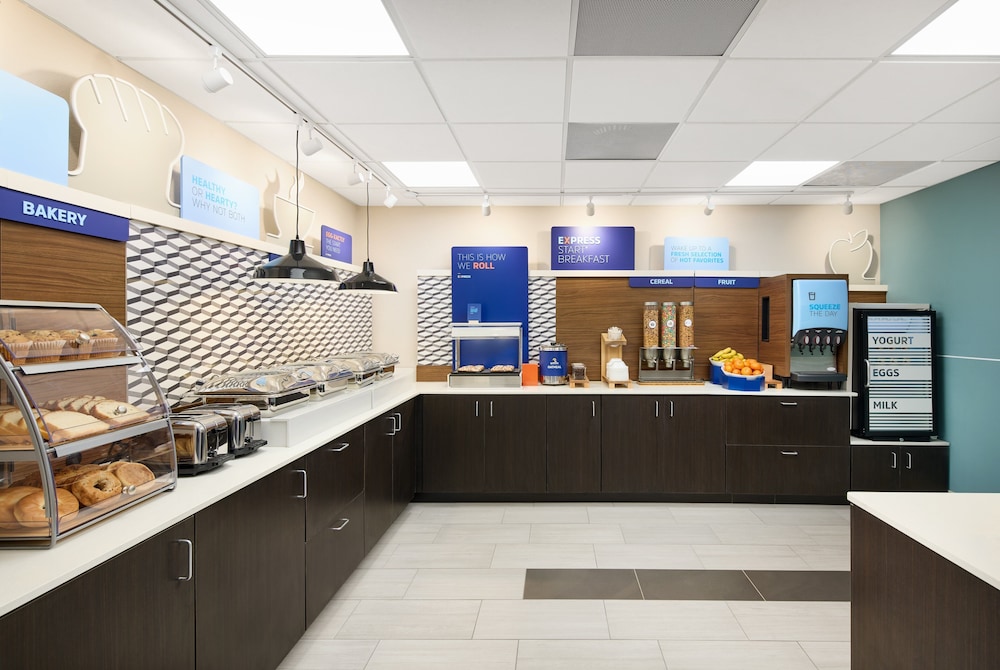 Holiday Inn Express & Suites Atlanta Tucker Northlake by IHG - photo 13