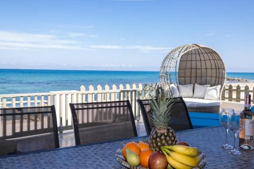 Zen Beachfront Apartment — 4-Star Luxury Hotel in Kokkini Chani, Greece