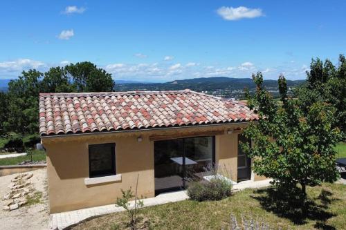 Maisonnette Entre Bois Et Champs — hotel in Crest
