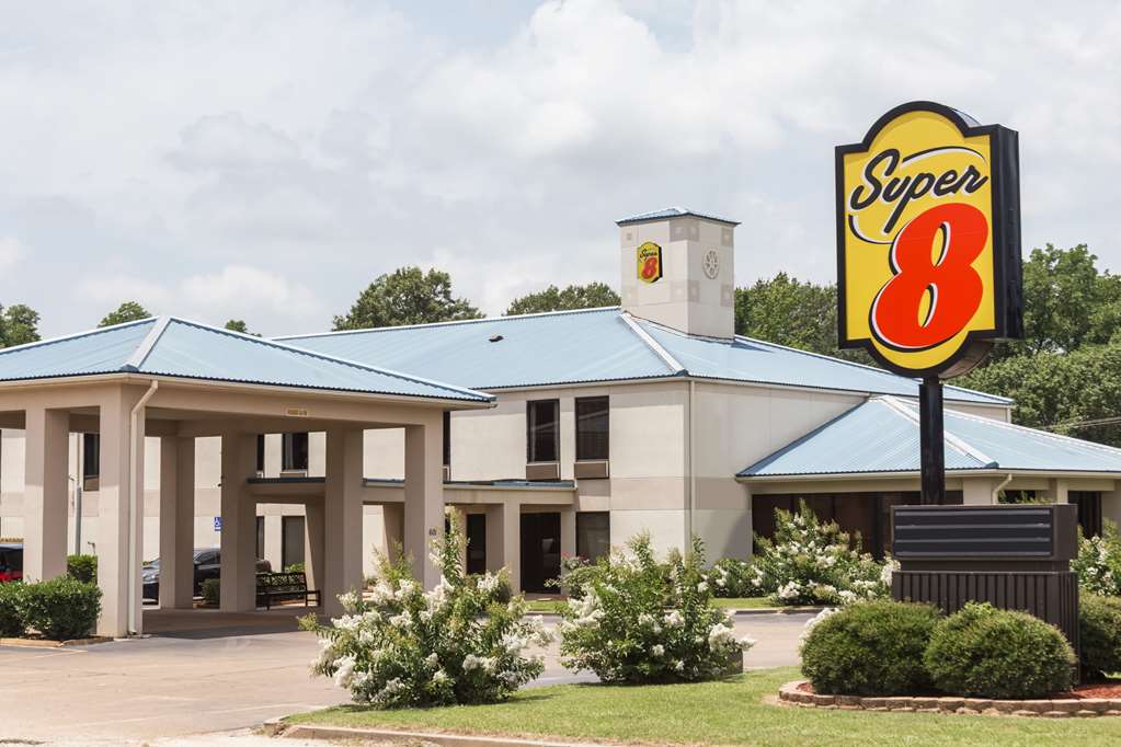 Super 8 by Wyndham Indianola — hotel in Indianola