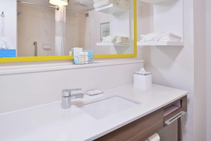 Hampton Inn Greensboro East - photo 13