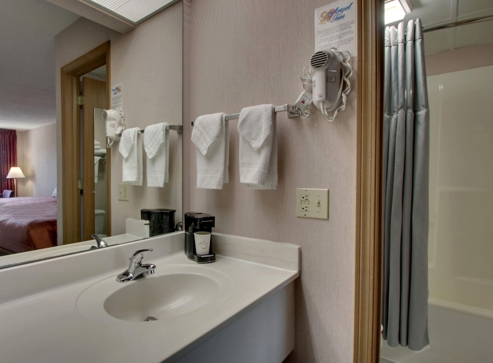 Angel Inn Central - photo 28