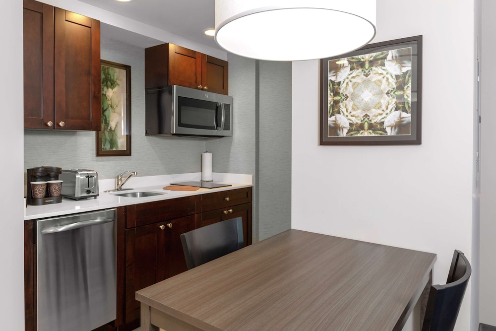 Homewood Suites by Hilton Lansing Eastwood - photo 11