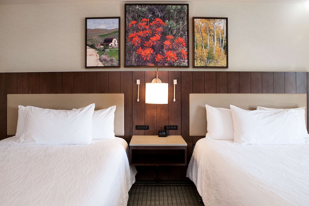 Hilton Garden Inn Boise Eagle - photo 32