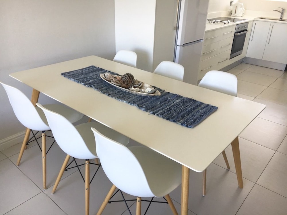 Cascades 2 Bed 'Fresh Look & Great View'