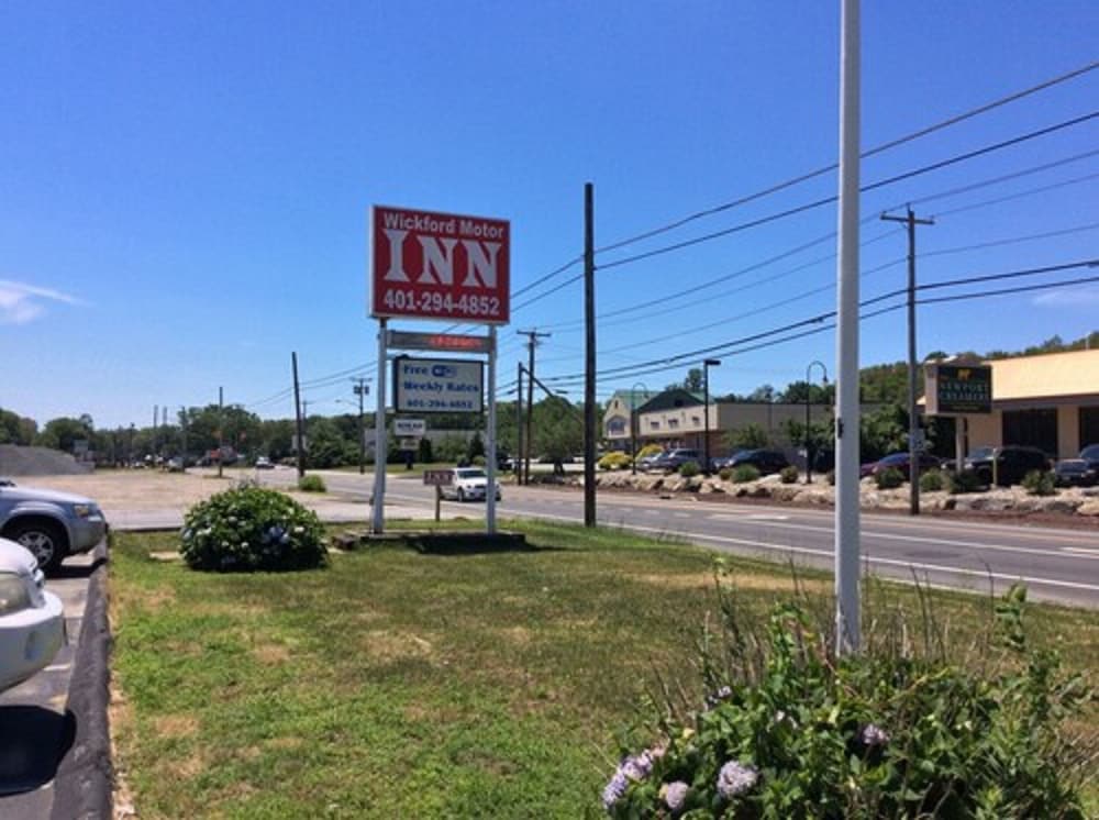Wickford Motor Inn - photo 25