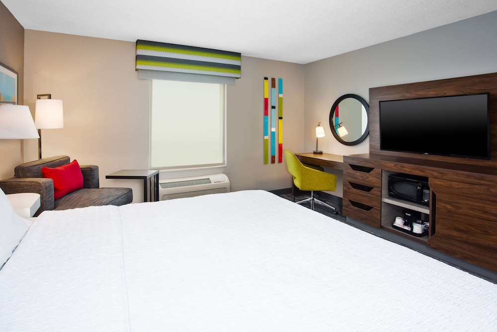 Hampton Inn & Suites Cape Coral Fort Myers Area FL - photo 21