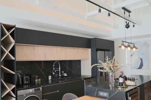 Obsidian Loft
