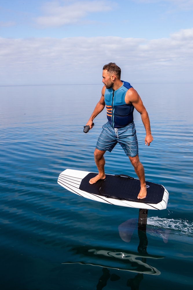 Surfing/boogie boarding