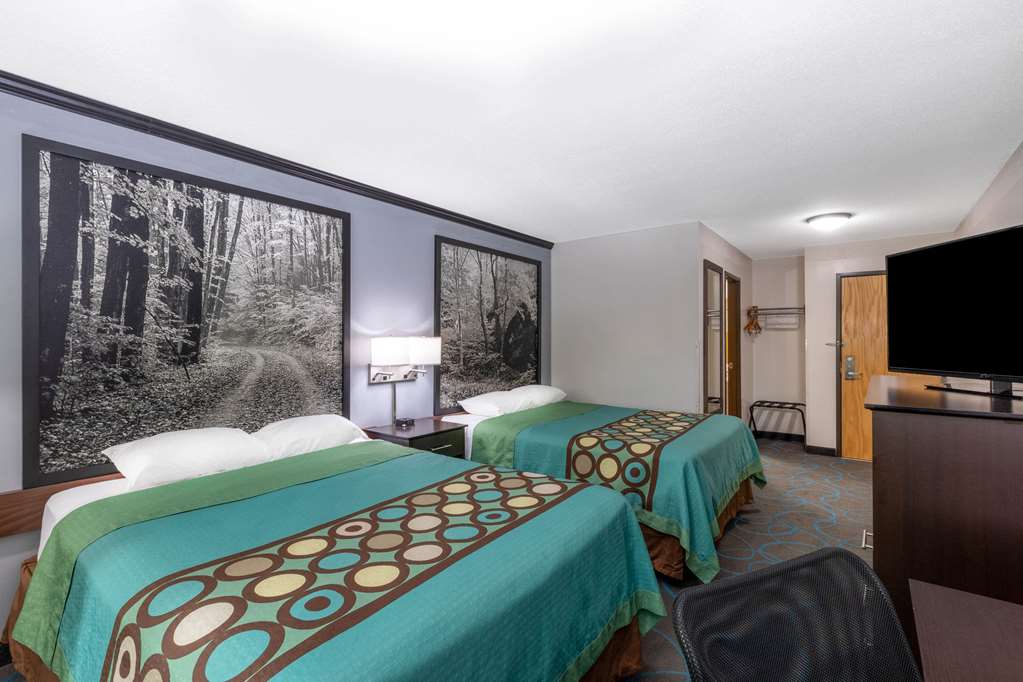 Super 8 by Wyndham Duluth - photo 10
