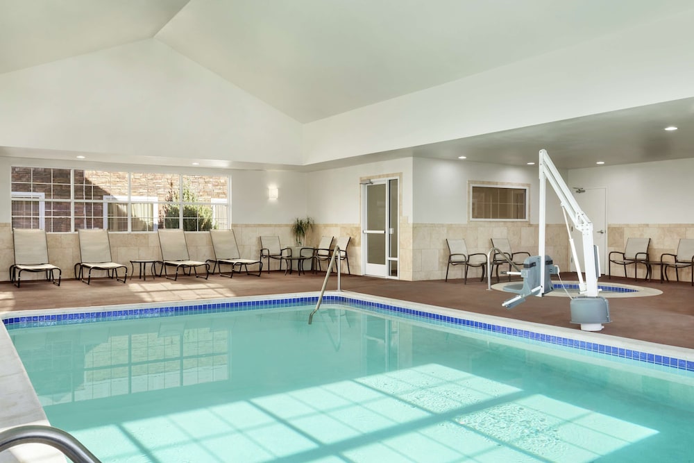 Homewood Suites by Hilton Fargo - photo 33