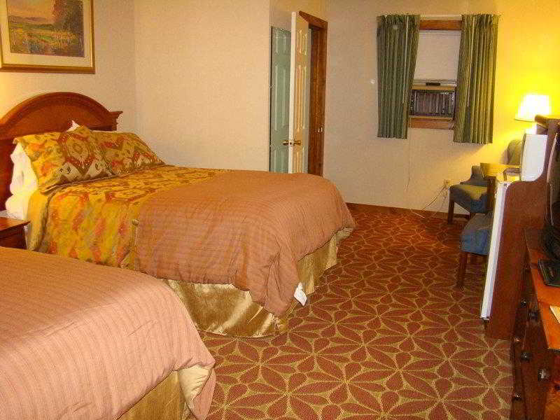Ludlow Colonial Motel - photo 9
