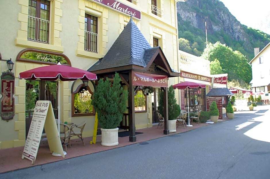 Le Marbor - carbon neutral hotel in Unknown City