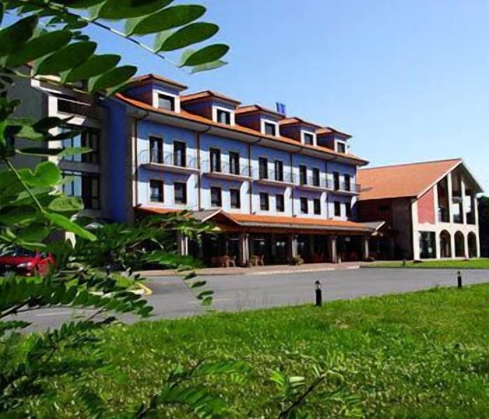 Cristina - carbon neutral hotel in Norena
