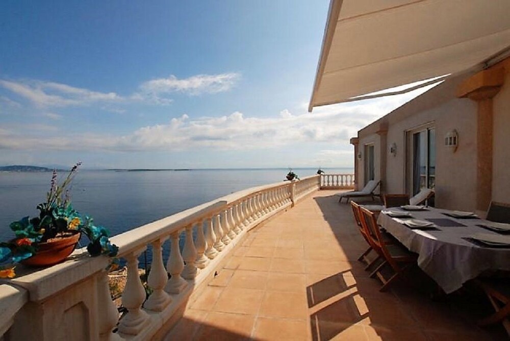 Villa Cantalamar — 5-Star Luxury Hotel in Theoule-Sur-Mer, France
