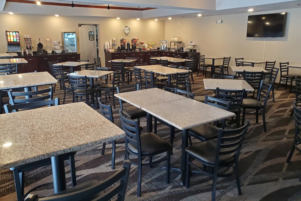 Cobblestone Suites Oshkosh - photo 45