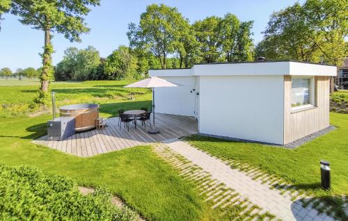 2 Bedroom Nice Home In Afferden — 5-Star Luxury Hotel in Afferden, Netherlands
