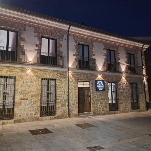 Apartamentos turisticos Ávila Puerta del Mariscal 1 1 — 4-Star Luxury Hotel in Avila, Spain