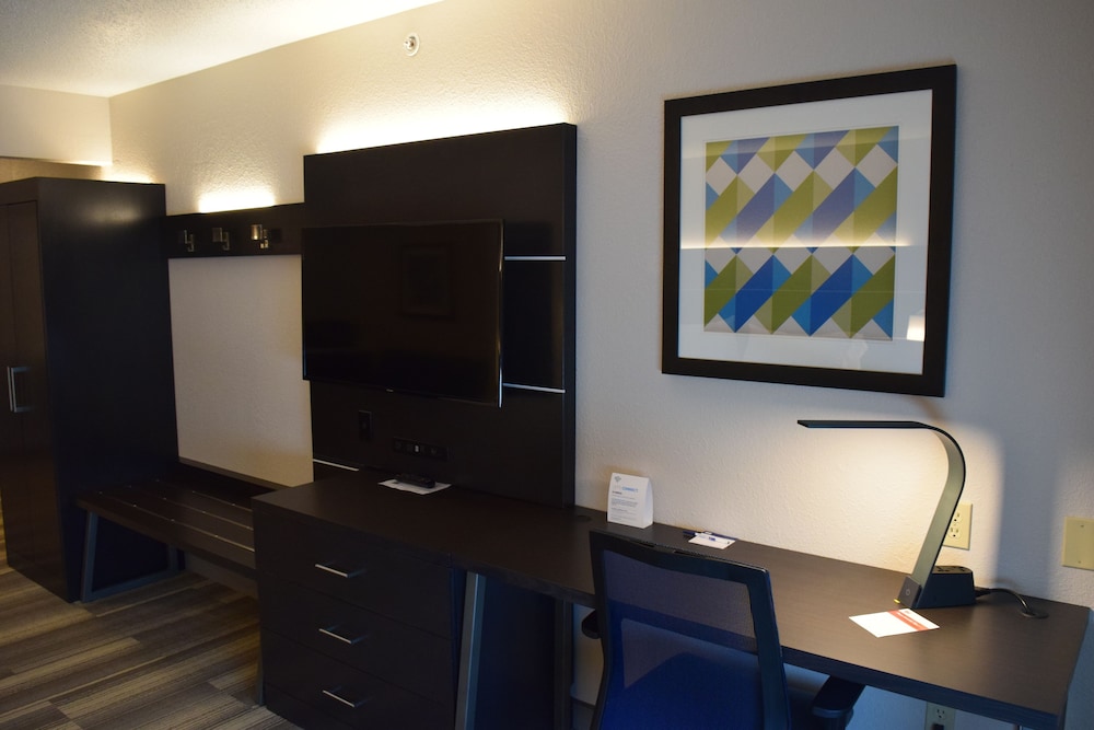 Holiday Inn Express Hotel & Suites Sparta by IHG - photo 4