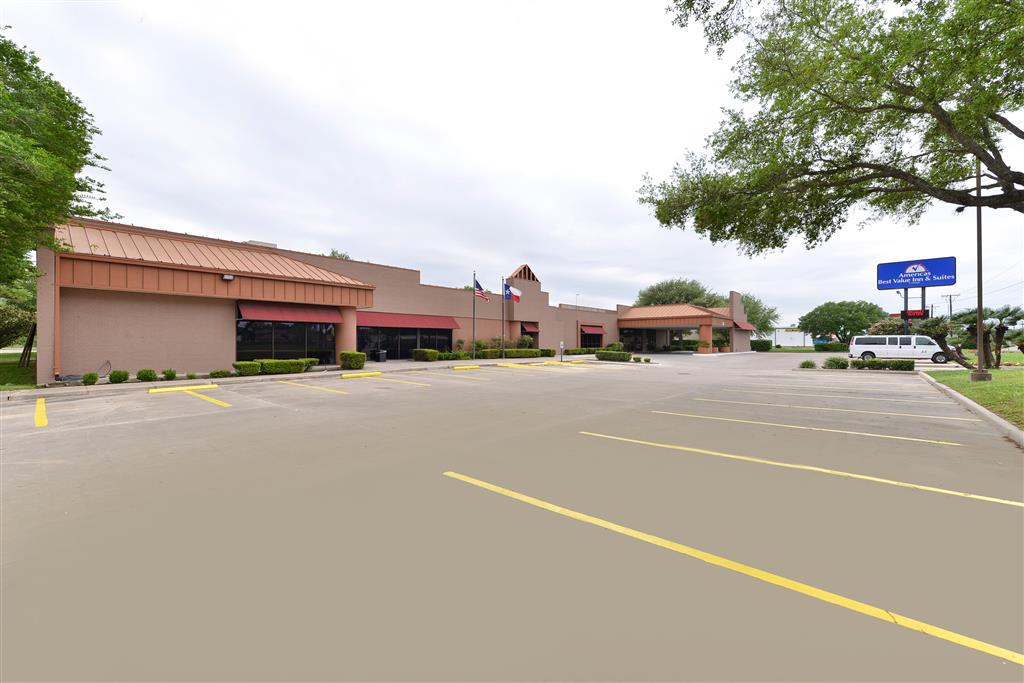 Americas Best Value Inn & Suites Victoria - photo 2