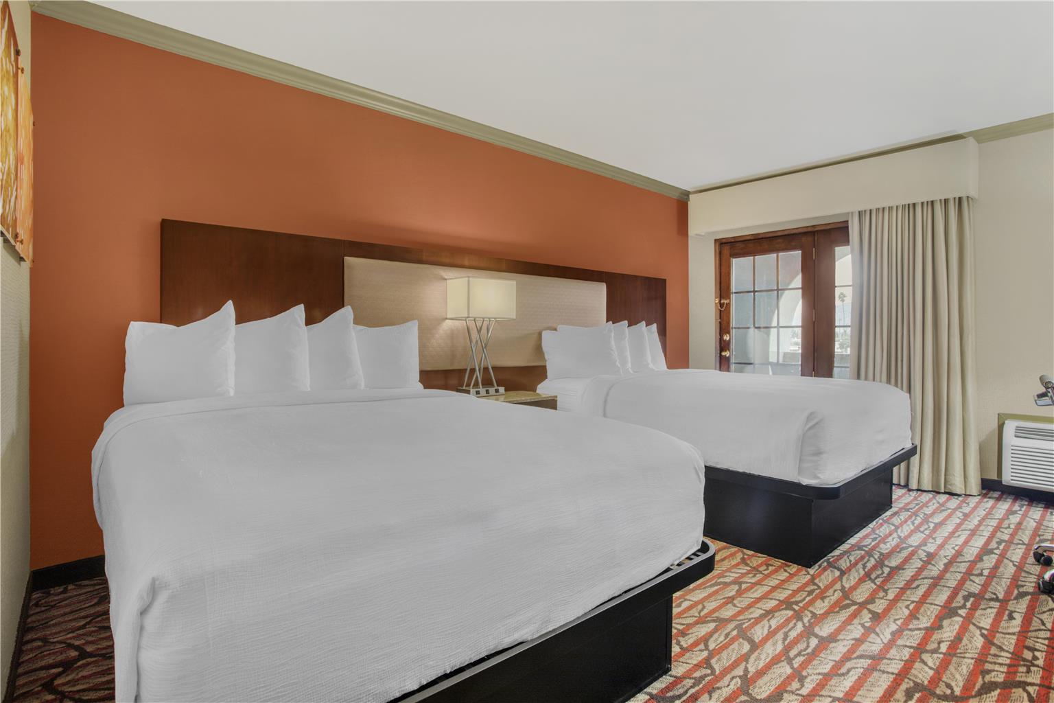 Best Western Plus Brookside Inn - photo 3