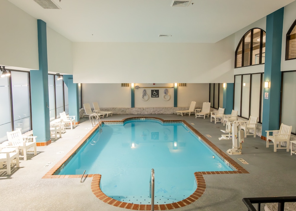 Embassy Suites by Hilton Chicago Schaumburg Woodfield - photo 22