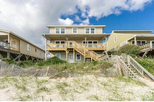 Yorkshire by Oak Island Accommodations - featured photo