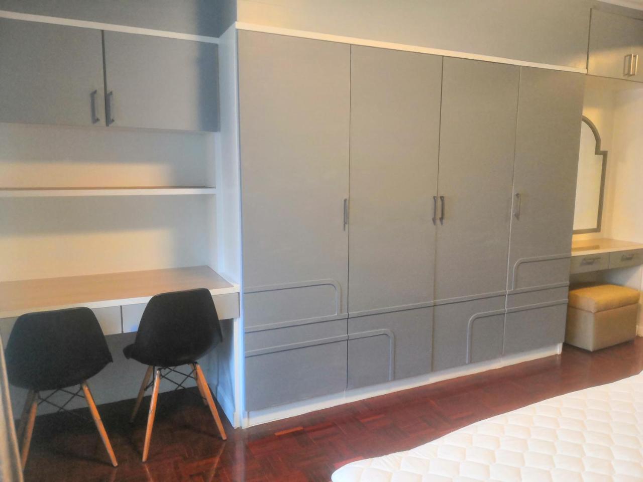 Silom Room 40 Sqm with 2 Queen Beds for 4 Persons
