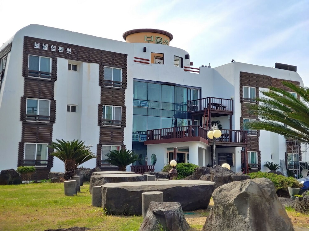 Bomulsum - carbon neutral hotel in Seogwipo