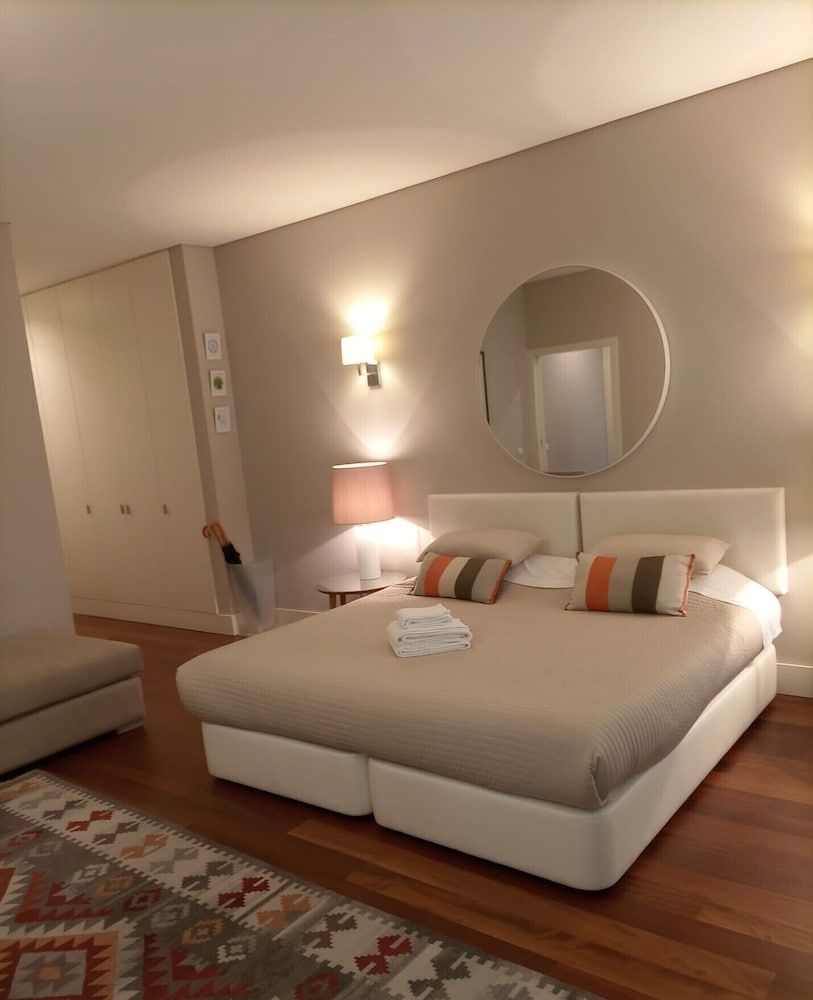 Cardosas Apartments by Una — 4-Star Luxury Hotel in Porto, Portugal