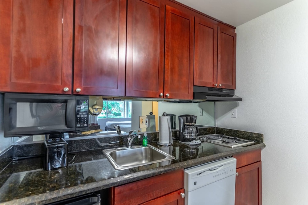 502 Little Harbor Inn - photo 11