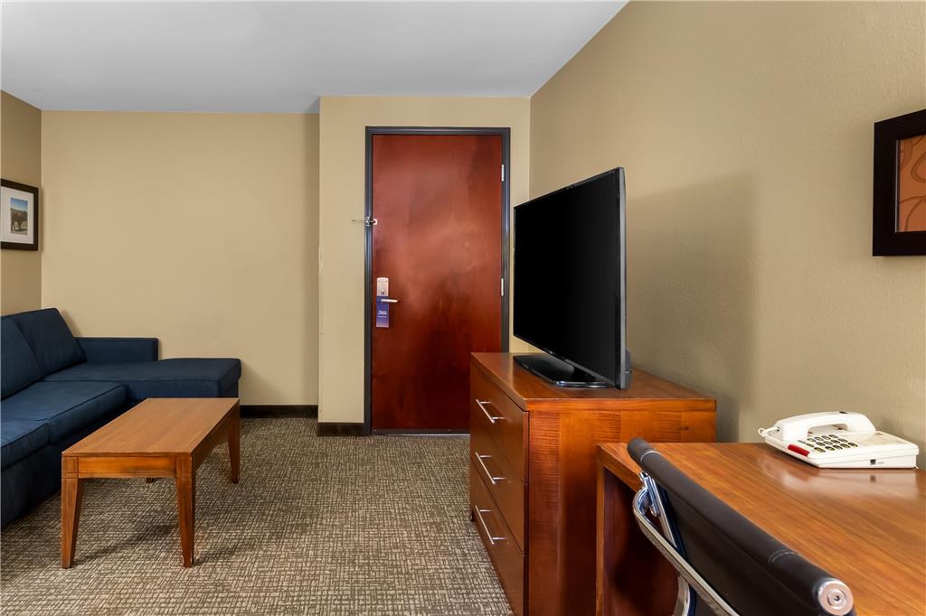 Comfort Suites Yukon SW Oklahoma City - photo 27