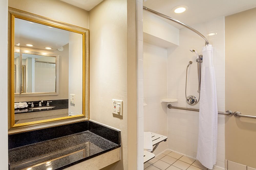 Concord Plaza Hotel - photo 13