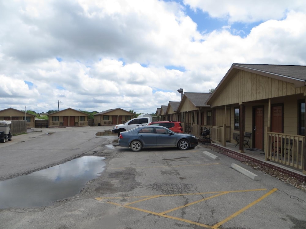 Kenedy Country Inn - photo 25