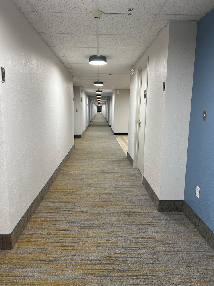 Wingate by Wyndham Dublin Near Claytor Lake State Park - photo 57