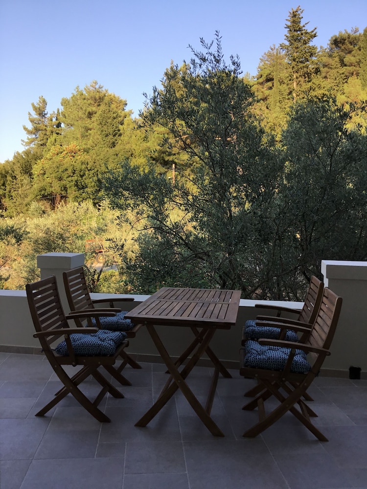 Lagkada Suites — 4-Star Luxury Hotel in Lefkada, Greece