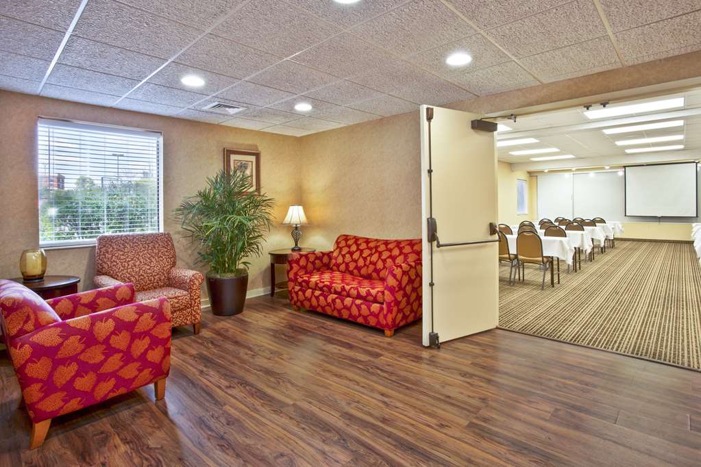 Baymont by Wyndham Knoxville Cedar Bluff - photo 25